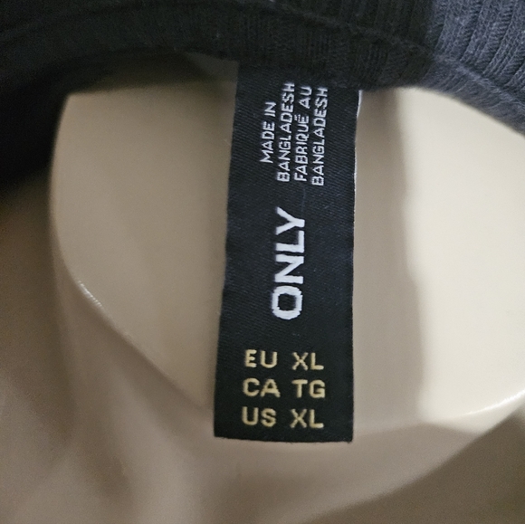 ONLY top - Picture 3 of 3